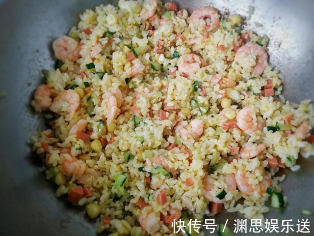 小窍门|你做的蛋炒饭总粘连教你1个小窍门，色泽金黄颗粒分明