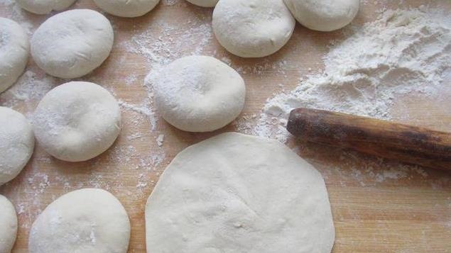 蒸包子，记住“5点窍门”，包子蒸好蓬松饱满，像买来的一样