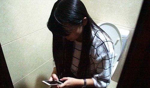 纸巾|女性在小便后，要用纸擦一擦吗？怎么做才正确？医生告诉你