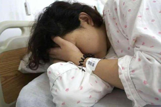 于丽丽|“生个孩子,尊严都没有了”产妇深夜发文哭诉,脱裤子只是开始