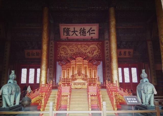  如今|当年10斤米就能换一麻袋的“废品”，如今却都成了国宝，价值连城