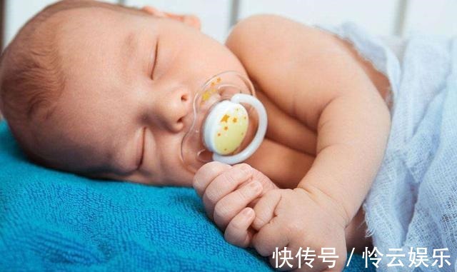 乳糖|孩子蹬腿别光说可爱,可能是肠道问题,别不在意,孩子会长不高