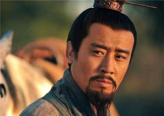  嘲笑|赤壁之战后，孙权嘲笑张昭20年，若听张昭的，天下早70年就统一了！