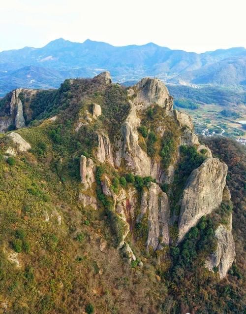 马仁奇峰背面不远处竟还有这么一座神秘未开发的山