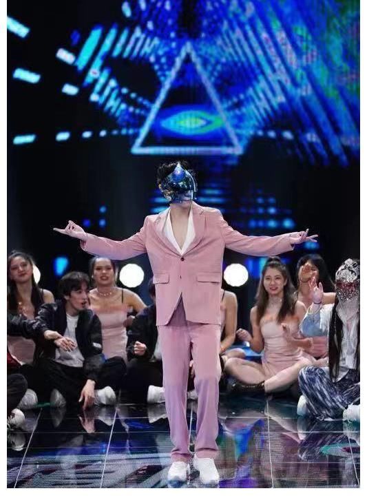 局势|《蒙面舞王》淘汰赛开启，“器人小公机”队能否逆转局势？