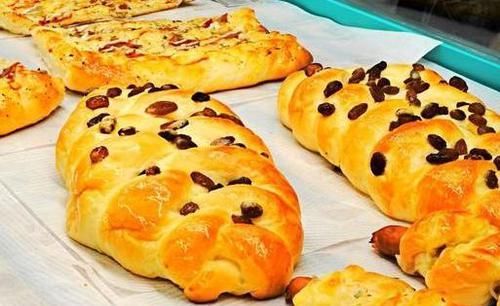 去面包店买面包，4种面包最好别买，老板：只有不懂的人才会买