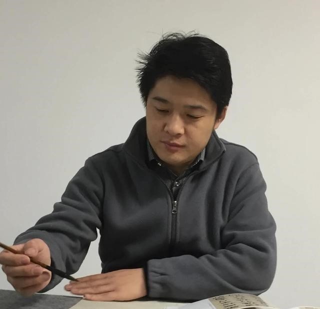 尤若#创作书法作品注意哪些元素获奖50余次的他,有话和你说!