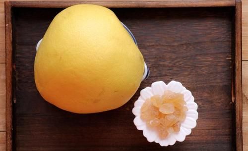 冬季|此水果的果皮是个宝，扔掉太可惜，放锅里炒一炒，冬季吃好处多