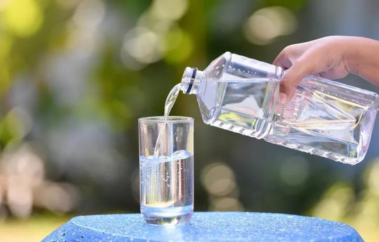 喝水后有两个征兆,可能是血糖高了,你可能得了糖尿病了