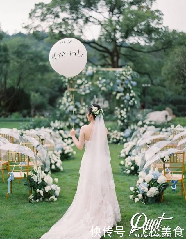 穿过这片森林，一起共赴人生美好，细雨中的户外婚礼