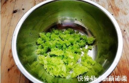 苦瓜的“苦源”取决于这个地方，只要切掉苦瓜就不苦，赶快学一学