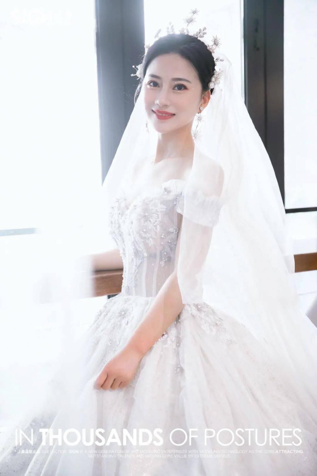 最新简约新娘造型白纱+中式，闪闪的仙女梦~