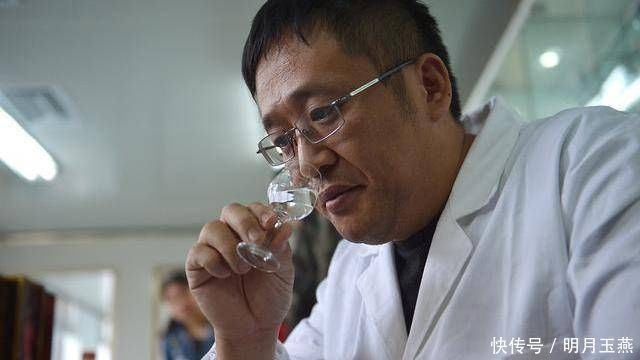 保健品|男人每天喝点酒，身体会怎么样专家的话有点意外，麻烦正确对待