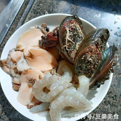 没有什么是鲜香无比——鲜虾鲍鱼粥解决不了的