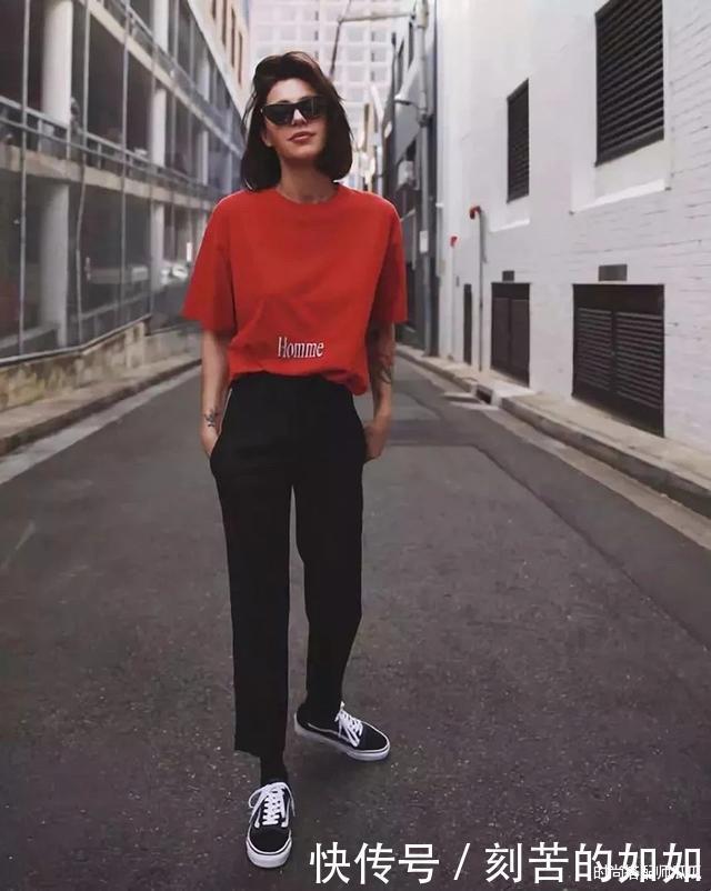 最近火了一种裤子,叫“烟管裤”,显瘦时髦还很百搭,谁穿谁好看