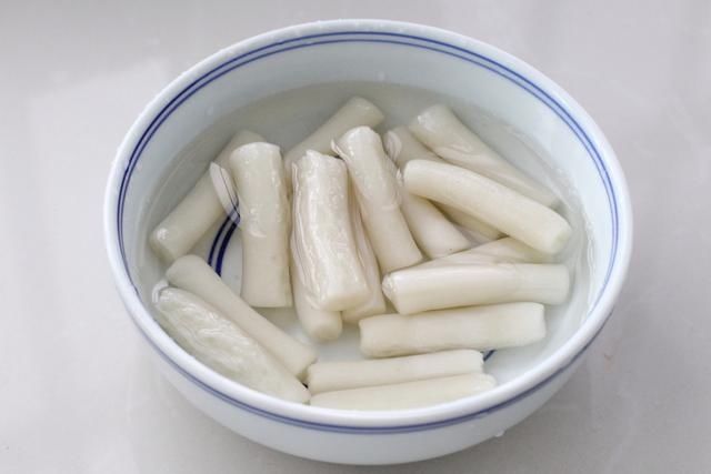 强身健体|牛肉和年糕是最佳搭档，一个鲜嫩一个软糯，营养丰富好吃到舔盘底