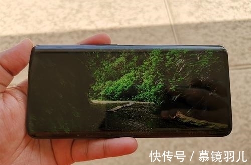 曝光|华为Mate50Pro真机曝光，无边框屏幕，骁龙8Gen1“定制版”