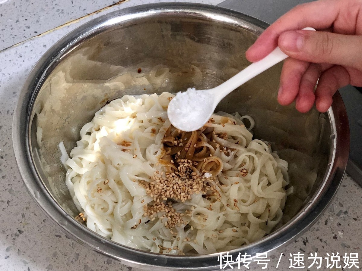 快手|挂面简单快手的做法,香喷喷的葱油味道,太香了