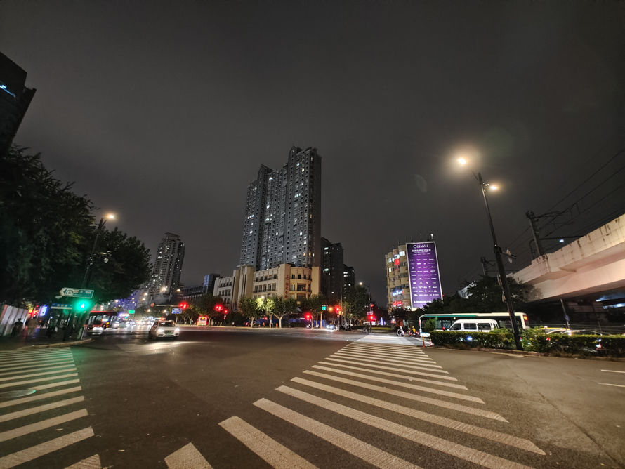 微云台|iQOO 8 Pro测评：进击的iQOO，进击的全能旗舰