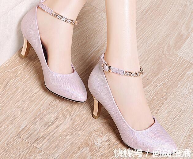 高跟凉鞋|凉鞋不用穿的跟太高，这几款穿上之后更加时尚还舒适
