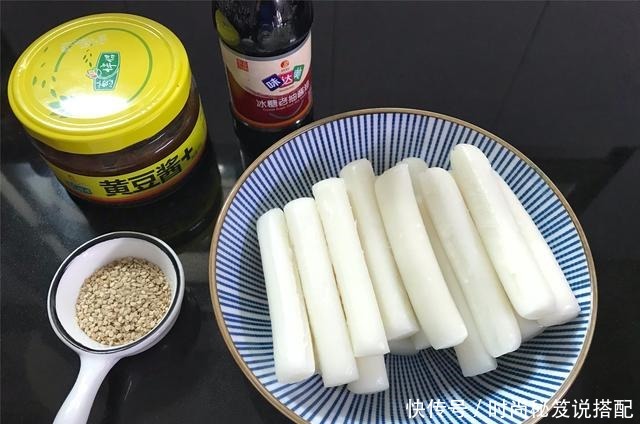 炒年糕|家常炒年糕,炒前多加一步,年糕软糯Q弹,入味好吃还不粘锅