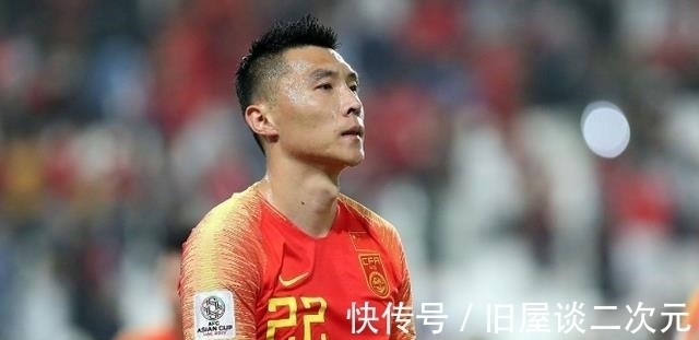 失误|于大宝评价国足两连败!短短两句话引得球迷不满,遭前队友暗讽