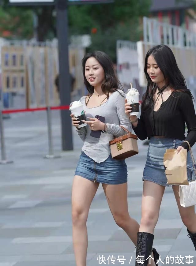 牛仔裙 时尚长袖衫+牛仔短裙,配上高跟鞋,这样穿搭,清爽美丽又时尚!