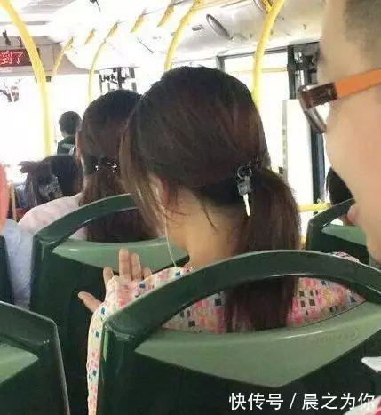 |搞笑GIF:南方来的妹子,永远不懂北方的冷