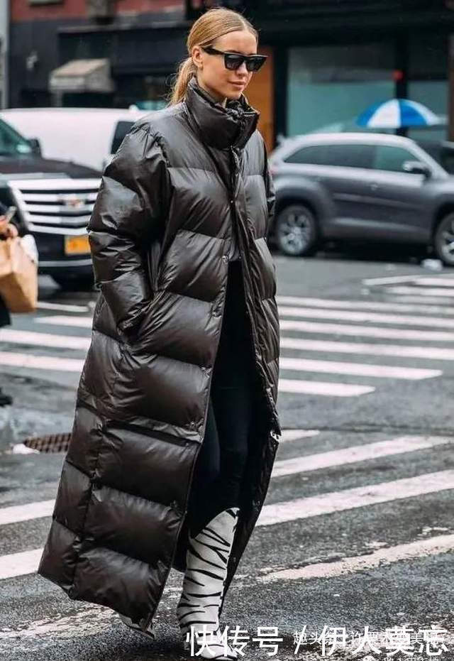 今冬穿羽绒服少配短靴,太土气建议选这4双鞋子,个性又时尚
