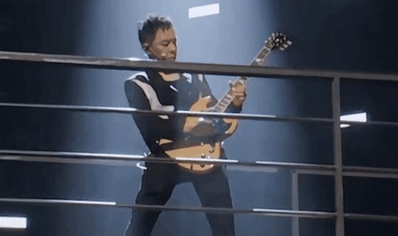 向太亲手捧红的应采儿，嫁给陈小春，“霸道”的爱情也能披荆斩棘