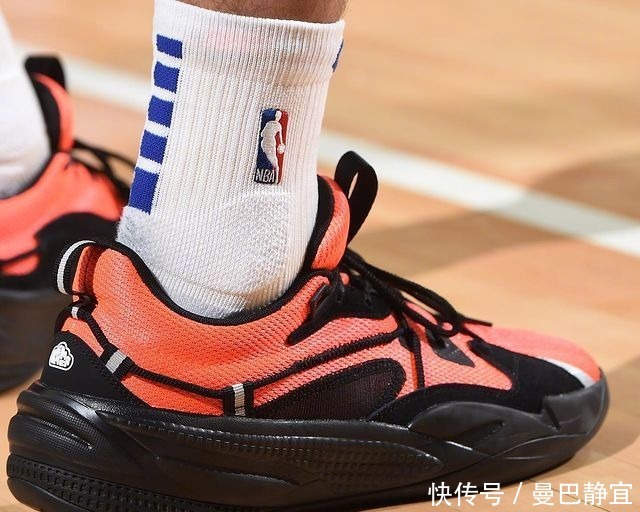 签名鞋|NBA球员上脚:保罗·乔治上脚PG1,杜兰特上脚欧文配色