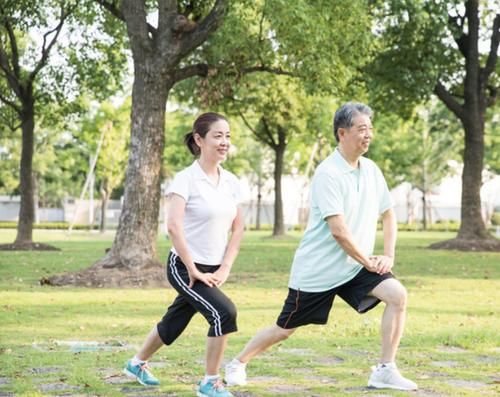 发病率|60岁后，体重应该保持在多少才健康？老年人应该怎样控制体重？