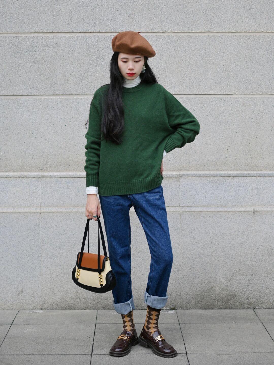 打底衫 冬天很百搭的毛呢大衣,基础的搭配也能够穿出时尚感!