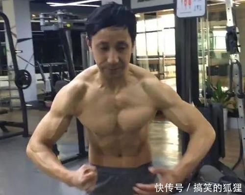 爆棚|58岁中国环卫工大叔健身20年,肌肉爆棚谁说健身是有钱人的爱好