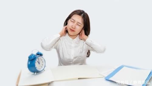 颈椎病|颈椎病发作,市面上所谓的颈椎枕真的有用吗?别上当了