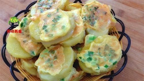 葱花鸡蛋液|土豆这样做真好吃，饭店都买不到，咸香适口，葱香浓郁，太解馋了