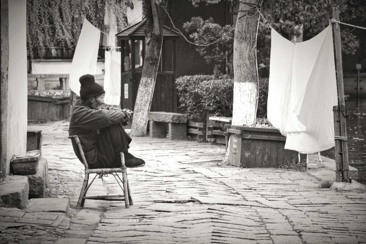 孝顺|30年后,4种父母不仅活的辛苦,还没人同情,儿女都不愿待在身边