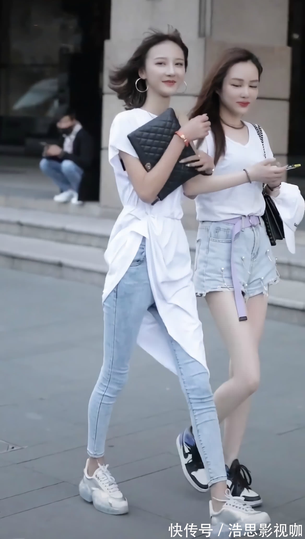 穿搭 别只会撩裤脚了,现在“撩裙子”更显高,不过要配牛仔裤才敢出门