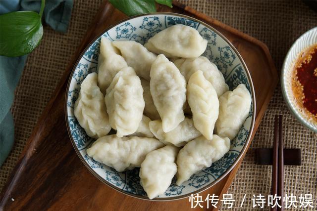 莲藕|秋天吃饺子,韭菜黄瓜都不如这个馅,5元一斤,现在吃正是季节