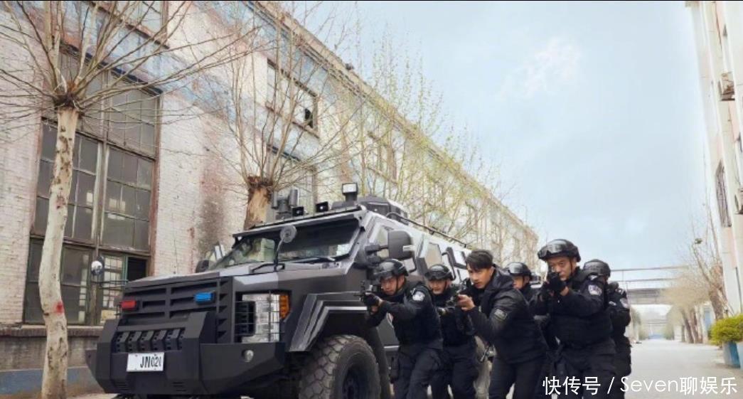 武照|吴尊晒儿女练武照| 笑称这一家可不是开玩笑的|