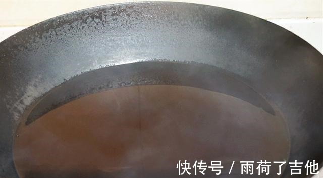 浸泡|香菇炸一炸,炒一炒,做成美味家常菜,好吃下饭,超香!