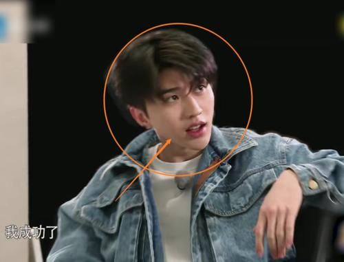 《奔跑吧9》回归,蔡徐坤被电击表情管理到位,钻被窝速度才叫绝