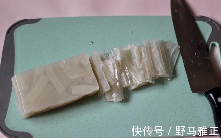 做猪皮冻，不能直接焯水！多做1步，晶莹剔透，爽滑Q弹，没腥味
