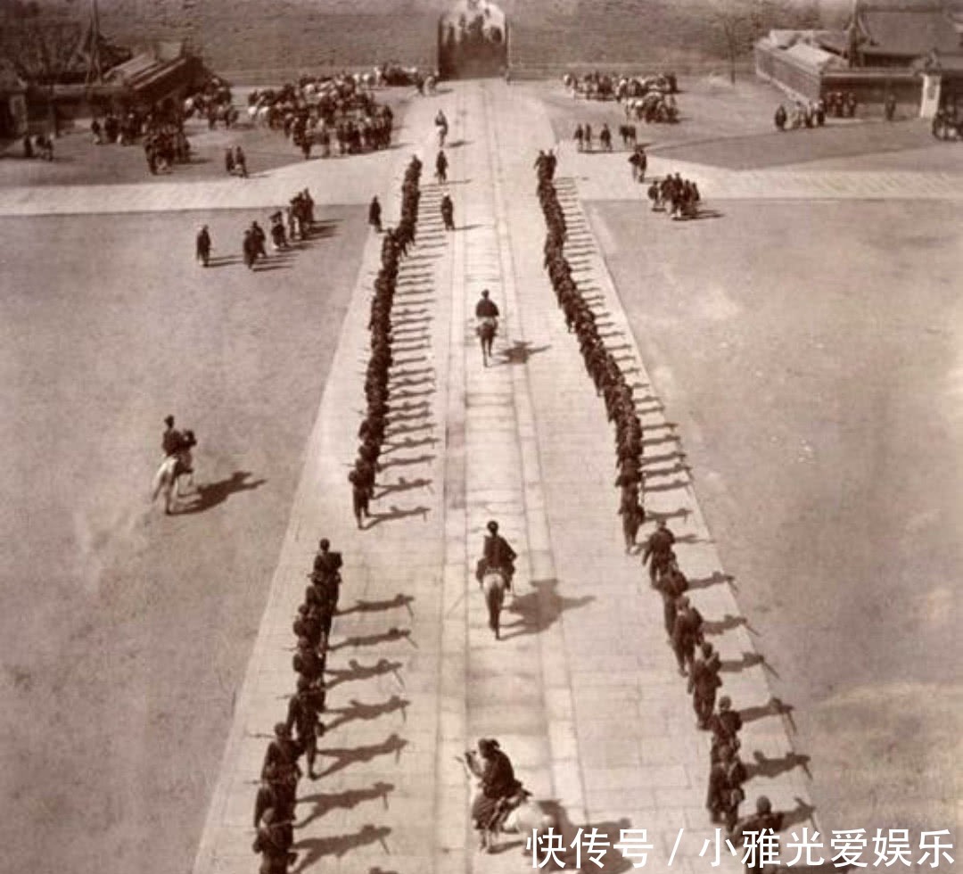 喇嘛|清朝老照片：图2慈禧太后御用喇嘛“肥头大耳”，图5裕隆太后灵