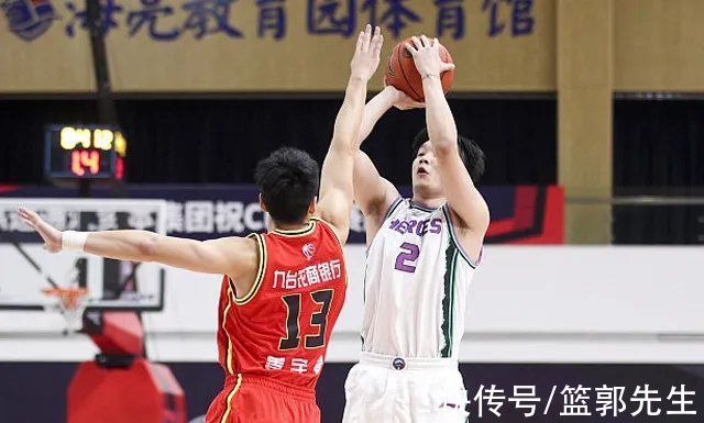 命中率|四场19记三分！球迷：小丁三年前若有这三分能力，早进NBA了