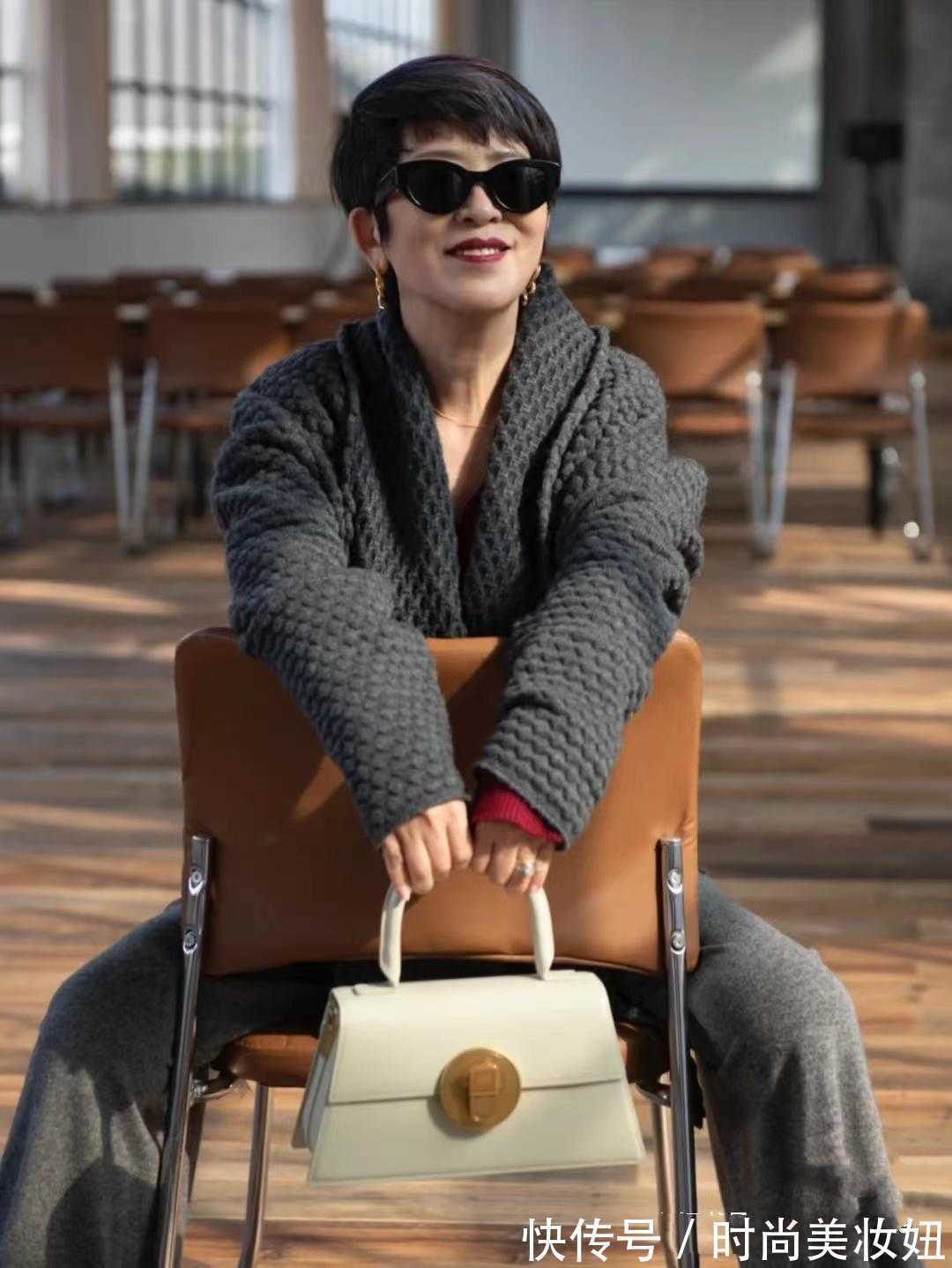 高级感 真正的高级感是靠搭配,看60岁的奶奶穿搭,高雅又洋气减龄