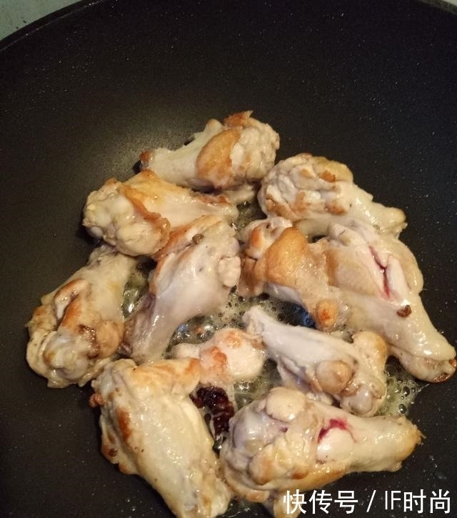 超爱|朋友做的这道菜孩子们超爱,刚上桌就被抢光,看看你吃过吗?