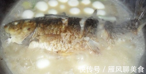炖鲫鱼汤|炖鲫鱼汤，别直接下锅炖！再加这一步，汤浓味儿美，肉质鲜嫩不腥