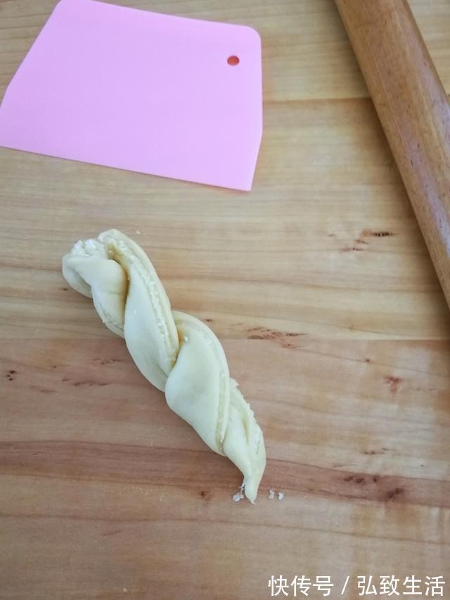 面包新做法，不揉手套膜，简单快速，外酥里软，人人都会做的面包