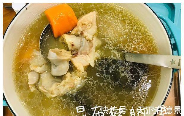 一家三口的晚餐,在朋友圈火了,网友:拒绝精致穷,不剩菜不浪费